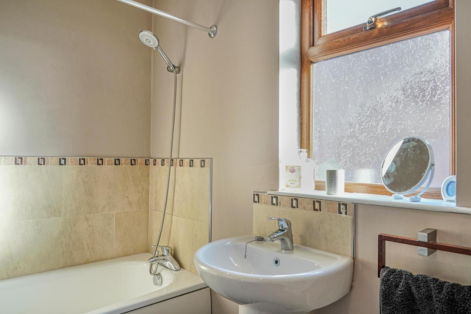 3 Bed House, Quiet Location Close To Bangor Екстериор снимка